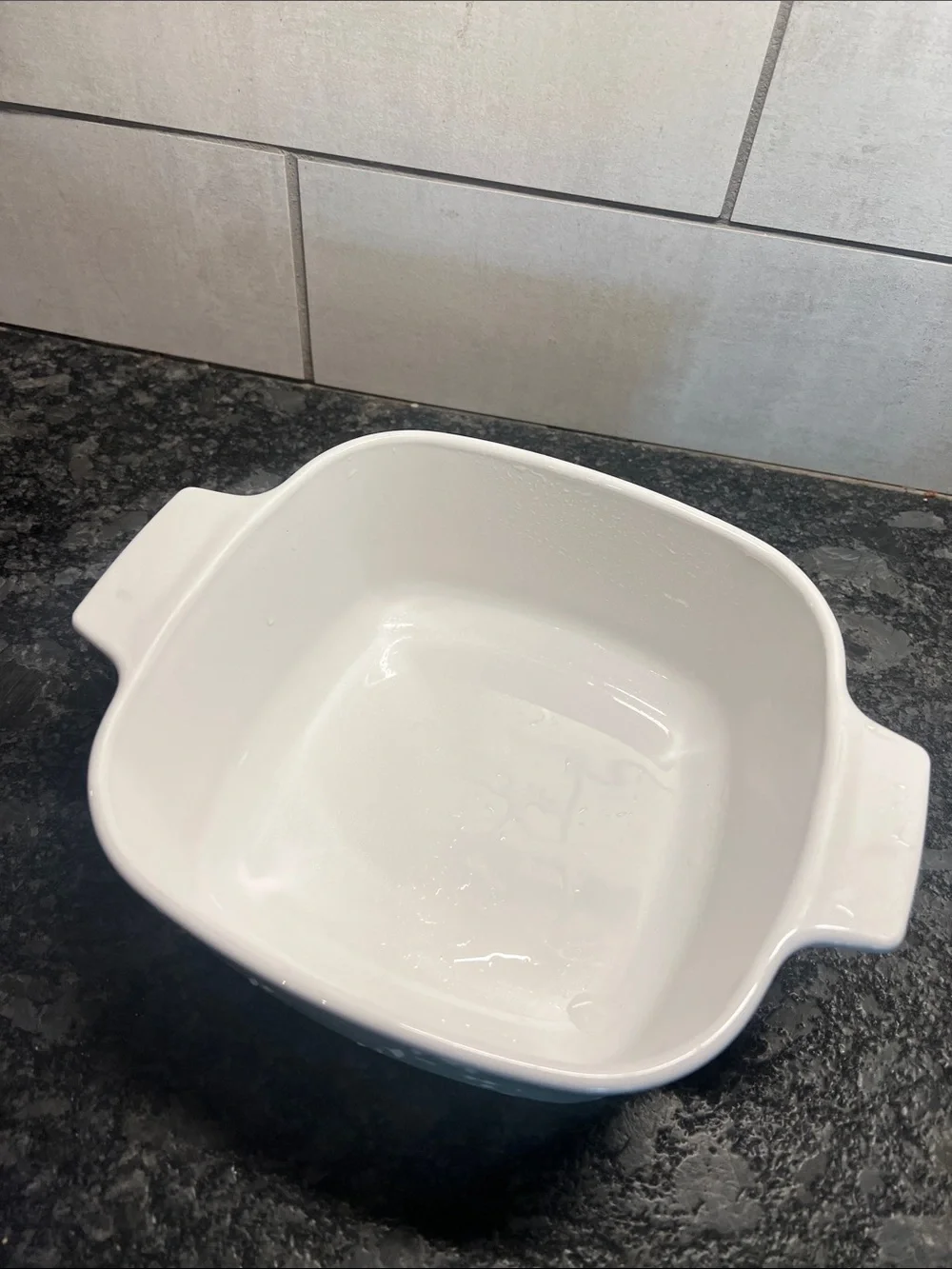 Corningware Winter Frost casserole with lid. Very good condition. 1 1/2 qt.